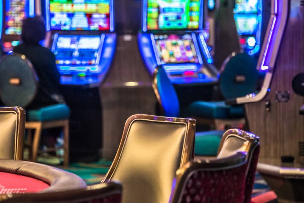 sultanasia app showing live-dealer casino interface with blackjack and roulette tables